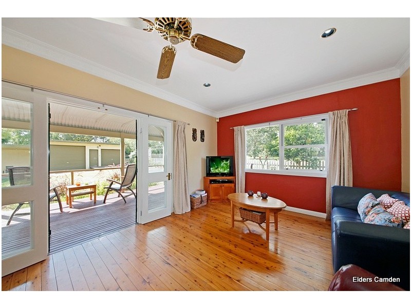 7 River Road, Elderslie NSW 2570