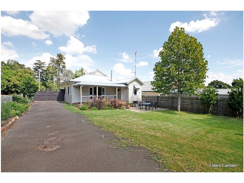 7 River Road, Elderslie NSW 2570