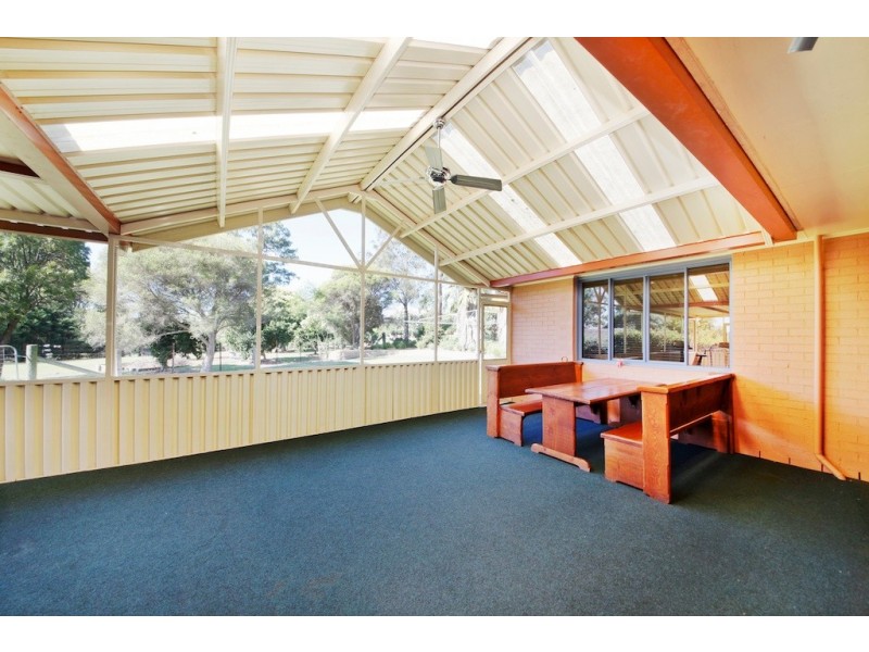 1 William Dowle Place, Grasmere NSW 2570