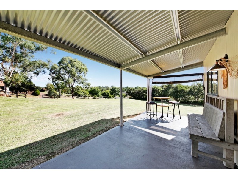 1 William Dowle Place, Grasmere NSW 2570