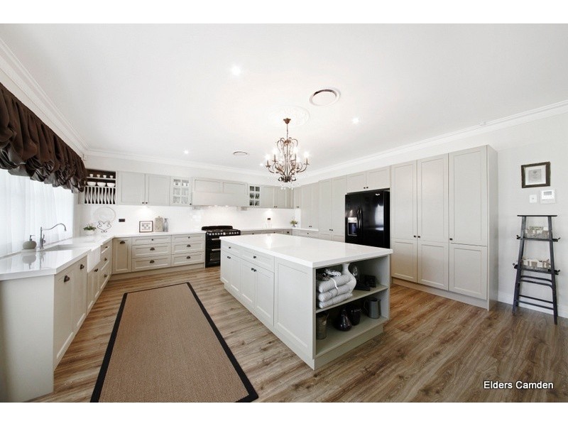 15 The Lanes, Kirkham NSW 2570