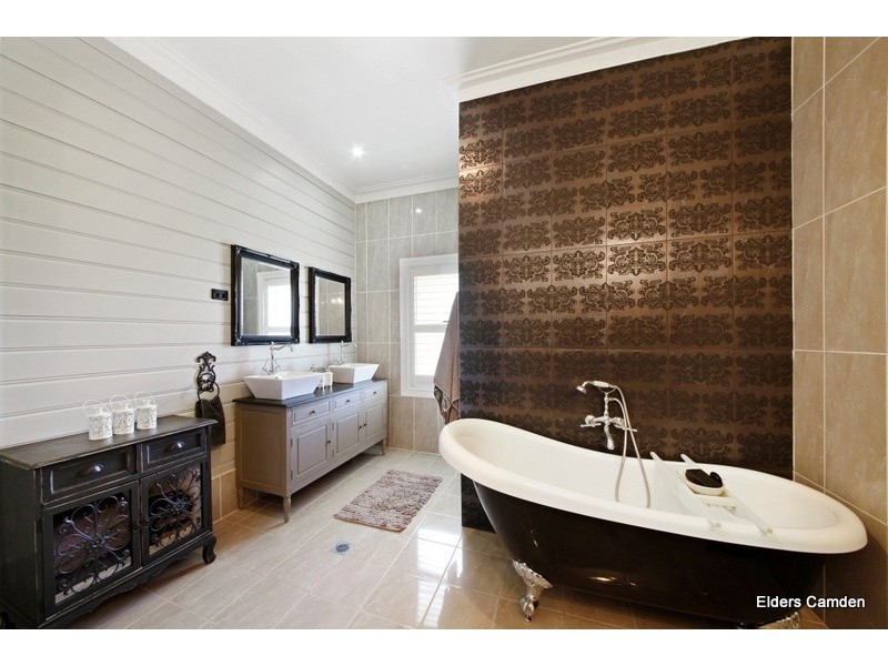 15 The Lanes, Kirkham NSW 2570