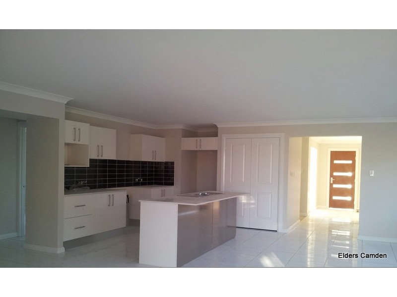 24 Asimus Circuit, Elderslie NSW 2570