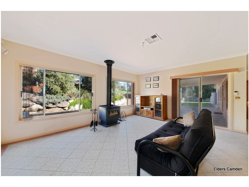 44 Benwerrin Crescent, Grasmere NSW 2570