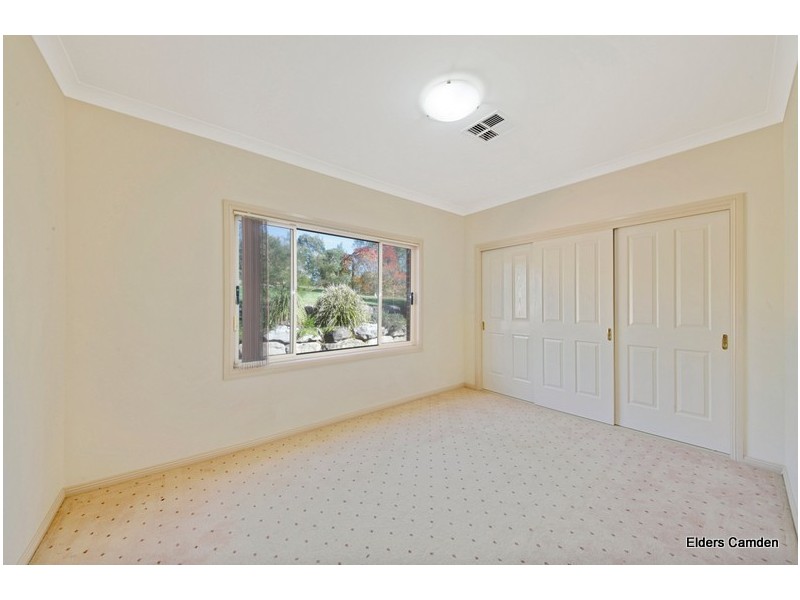 44 Benwerrin Crescent, Grasmere NSW 2570