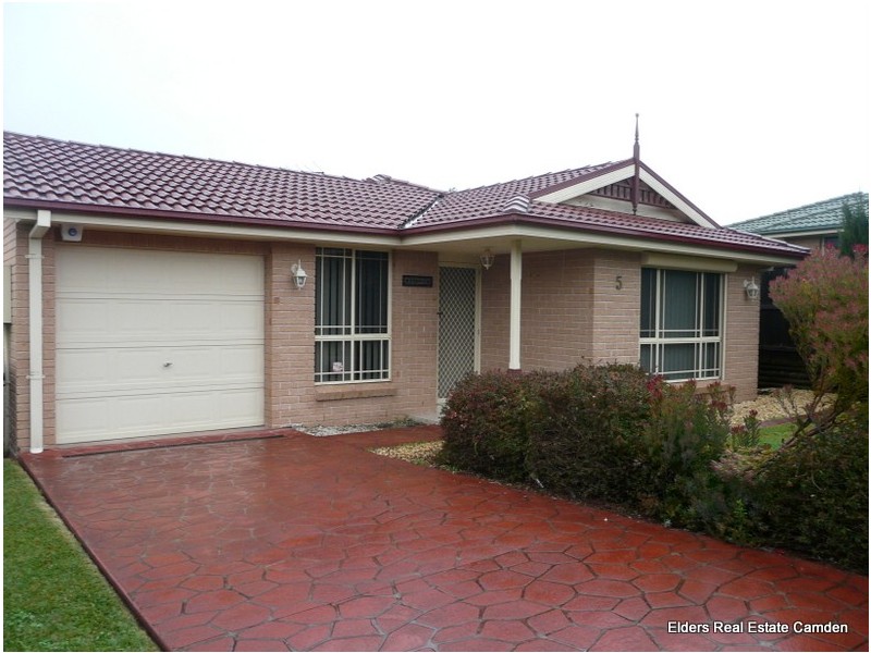 5 Gona Place, Mount Annan NSW 2567
