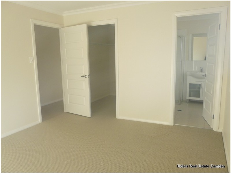 9 Asimus Circuit, Elderslie NSW 2570