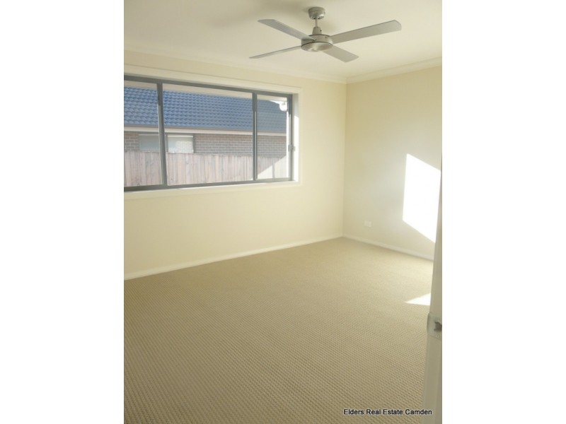 9 Asimus Circuit, Elderslie NSW 2570