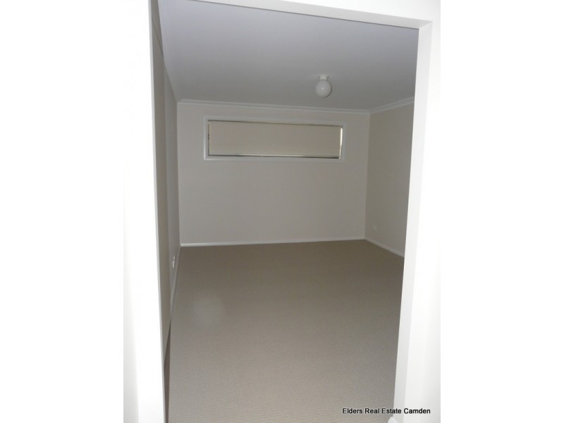 9 Asimus Circuit, Elderslie NSW 2570