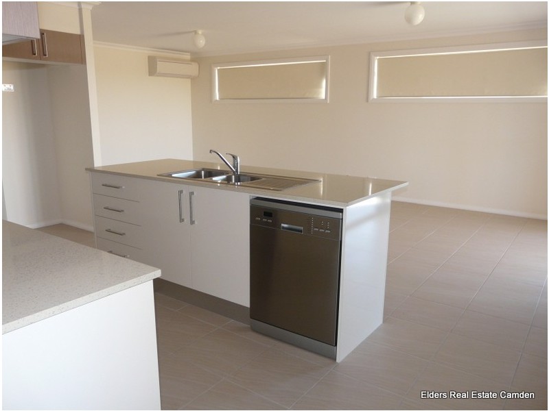 9 Asimus Circuit, Elderslie NSW 2570