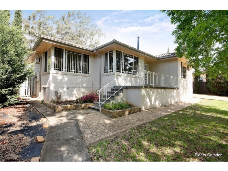3 Elizabeth Macarthur Avenue, Camden South NSW 2570
