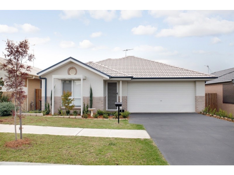 18 Greenfield Crescent, Elderslie NSW 2570