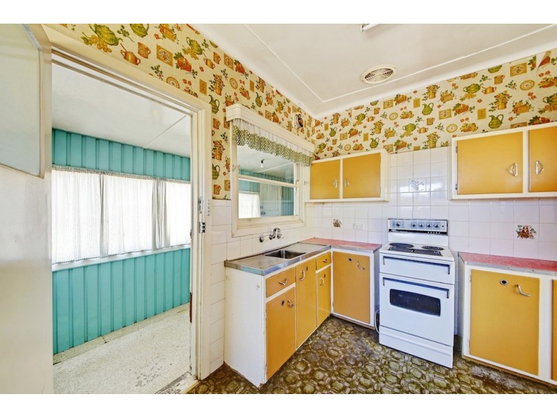 24 Springs Road, Spring Farm NSW 2570