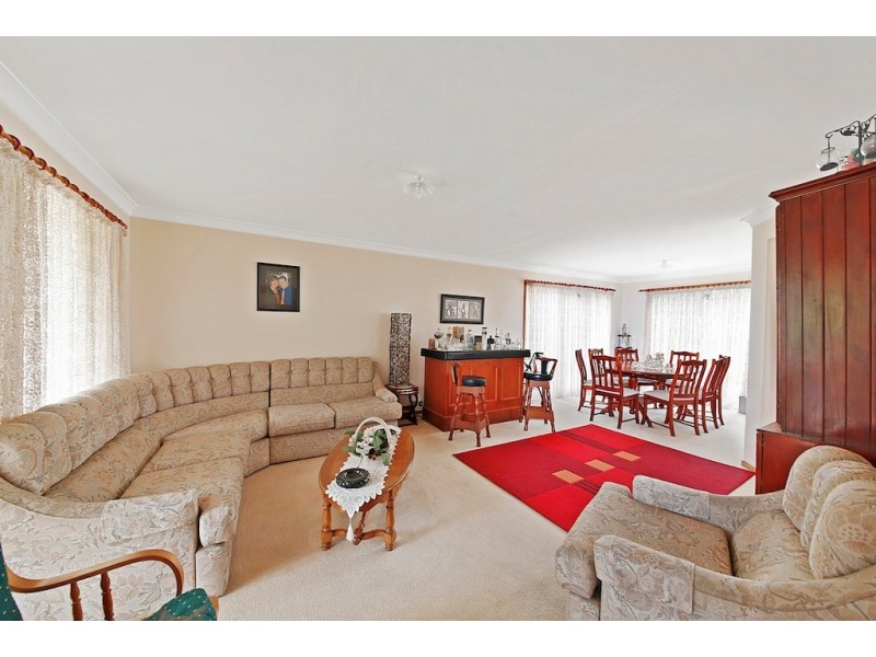 32 Hynes Place, Elderslie NSW 2570