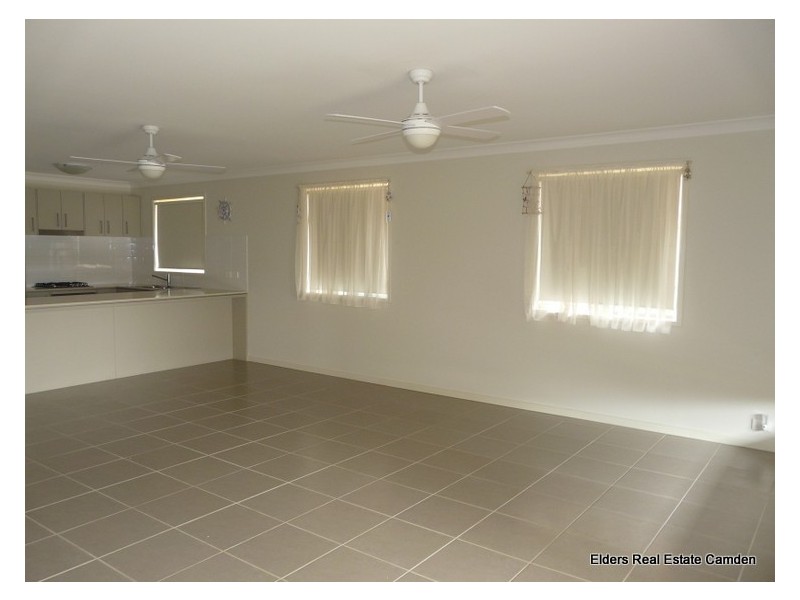 4 Kerrigan Crescent, Elderslie NSW 2570