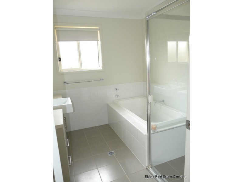 4 Kerrigan Crescent, Elderslie NSW 2570