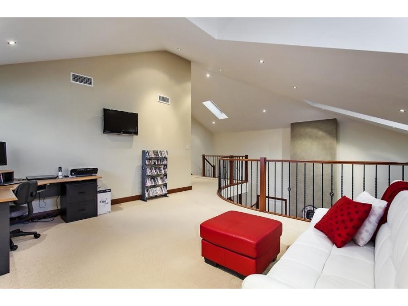 24 Macarthur Circuit, Camden Park NSW 2570