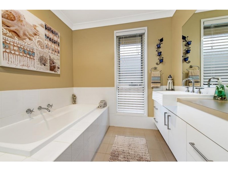 12 Reilly Road, Elderslie NSW 2570