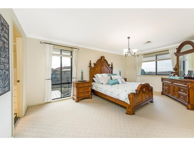 6 Chain-O-Ponds Circuit, Mount Annan NSW 2567