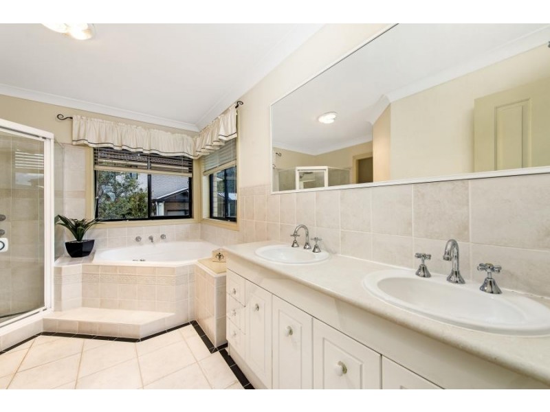 6 Chain-O-Ponds Circuit, Mount Annan NSW 2567