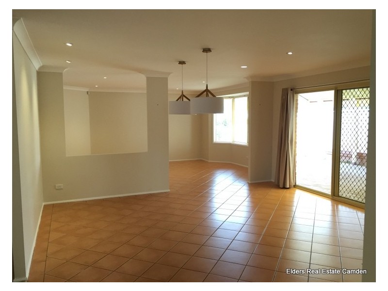 54 Fullerton Circuit, St Helens Park NSW 2560