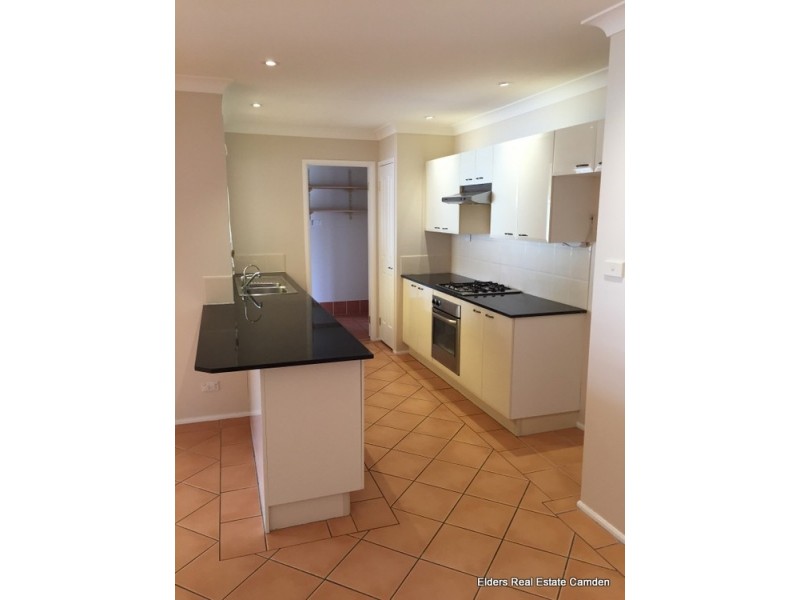 54 Fullerton Circuit, St Helens Park NSW 2560