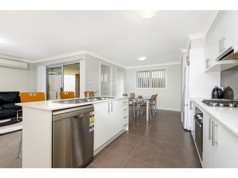 60 Hampshire Boulevard, Spring Farm NSW 2570