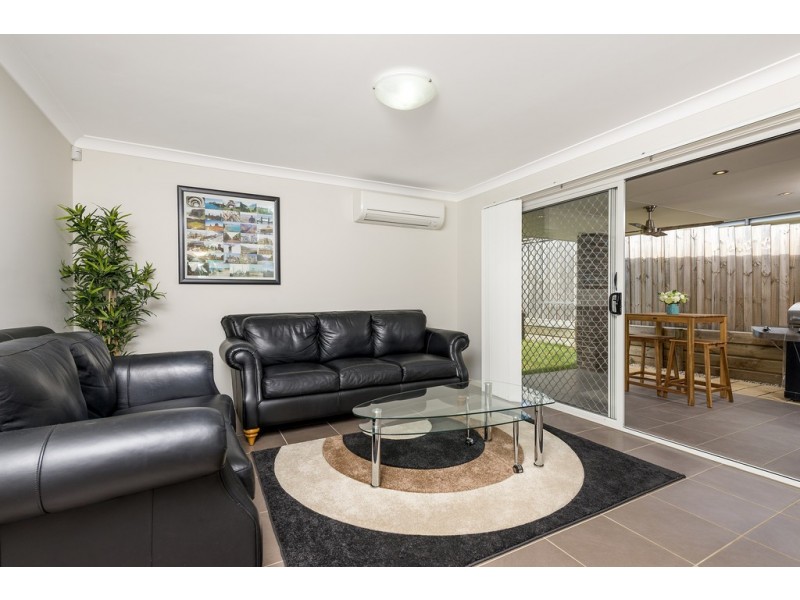 60 Hampshire Boulevard, Spring Farm NSW 2570