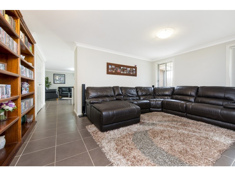 60 Hampshire Boulevard, Spring Farm NSW 2570