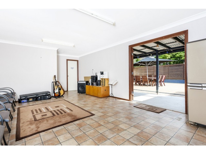 3 CLINTON DRIVE, Narellan NSW 2567