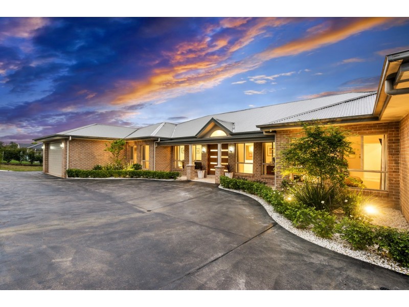 45 SUNNYSIDE DRIVE, Ellis Lane NSW 2570