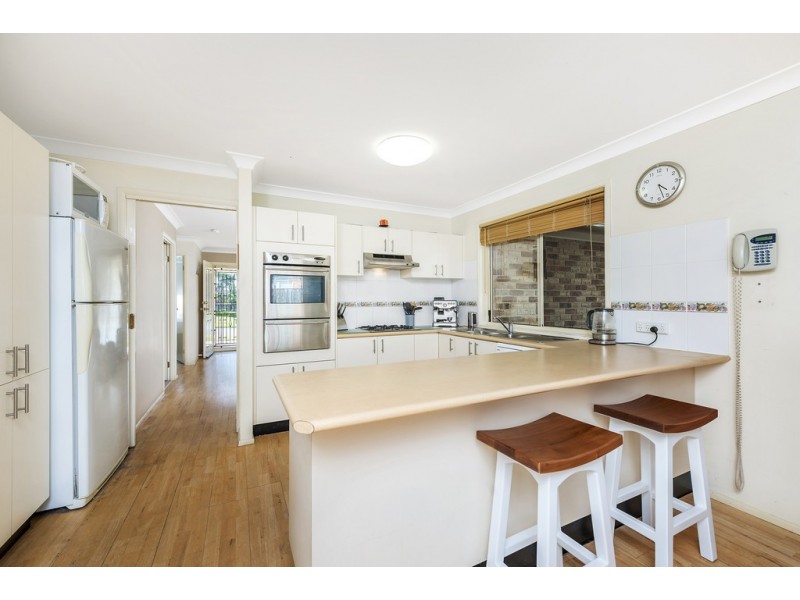 16 LAKESIDE STREET, Currans Hill NSW 2567
