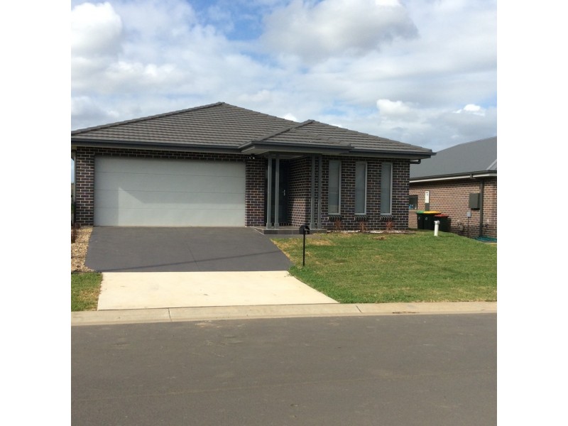 6 McGovern Street, Spring Farm NSW 2570