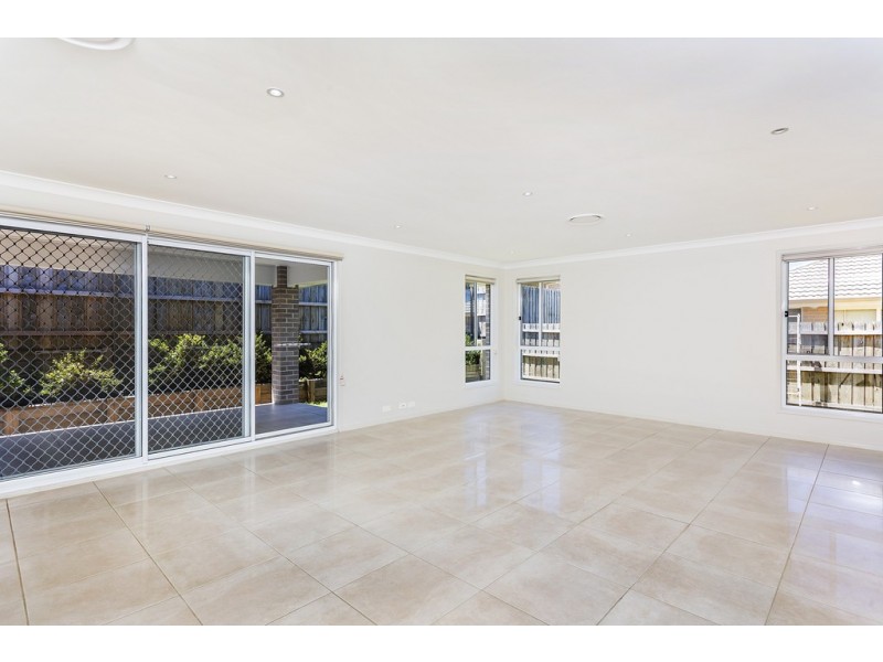 13 YOUNG CIRCUIT, Elderslie NSW 2570