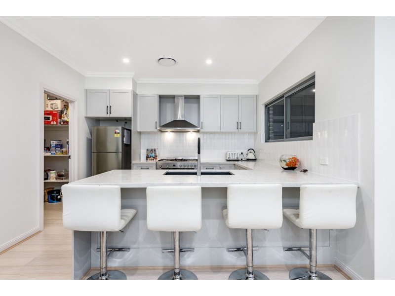 6 Silky Road, Spring Farm NSW 2570