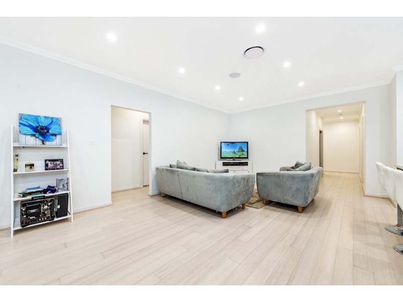 6 Silky Road, Spring Farm NSW 2570