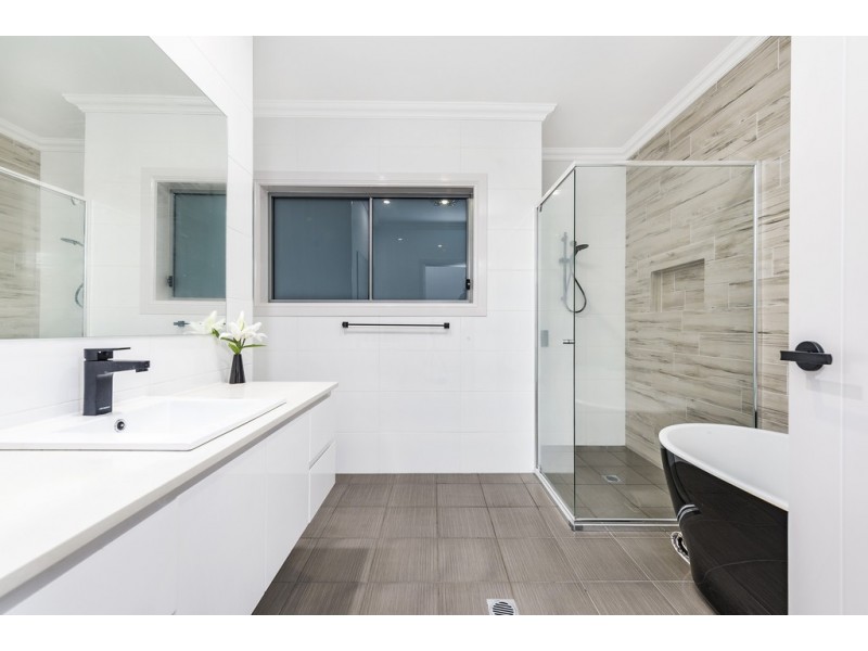 6 Silky Road, Spring Farm NSW 2570