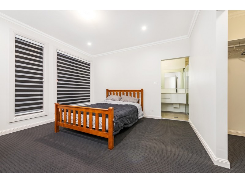 6 Silky Road, Spring Farm NSW 2570