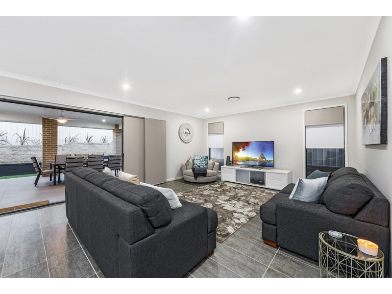 7 Carden Street, Oran Park NSW 2570