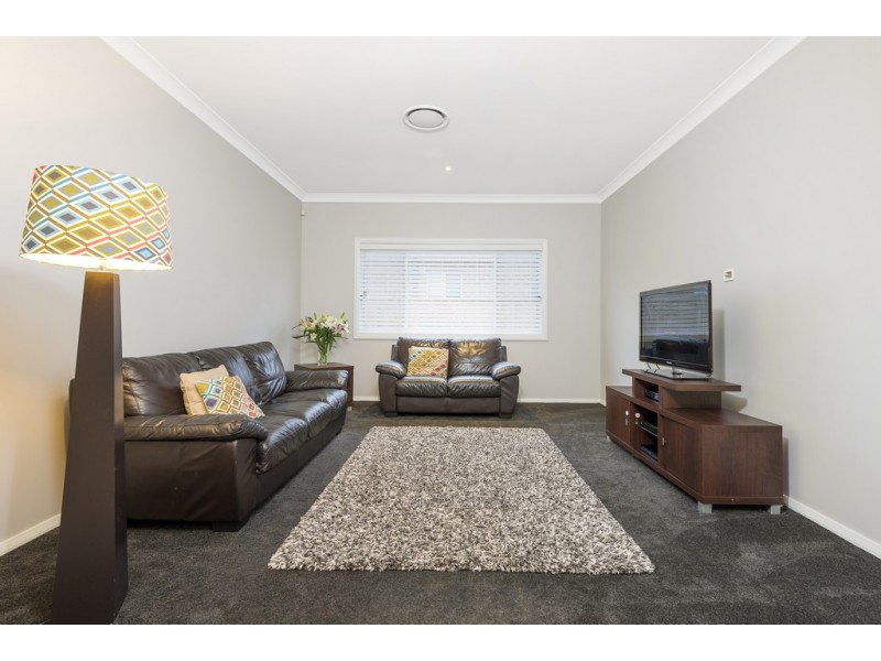 11 Dengate Close, Elderslie NSW 2570