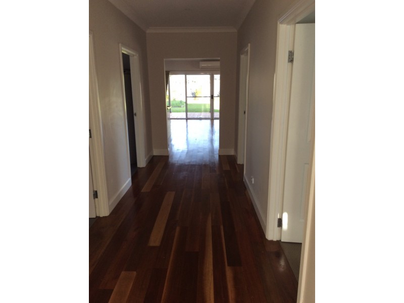 125 BURRAGORANG ROAD, Mount Hunter NSW 2570