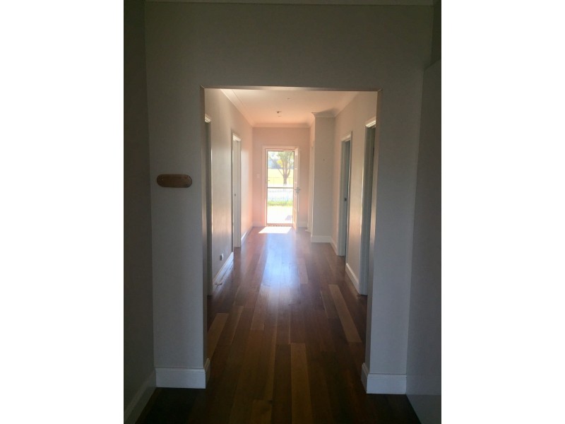 125 BURRAGORANG ROAD, Mount Hunter NSW 2570