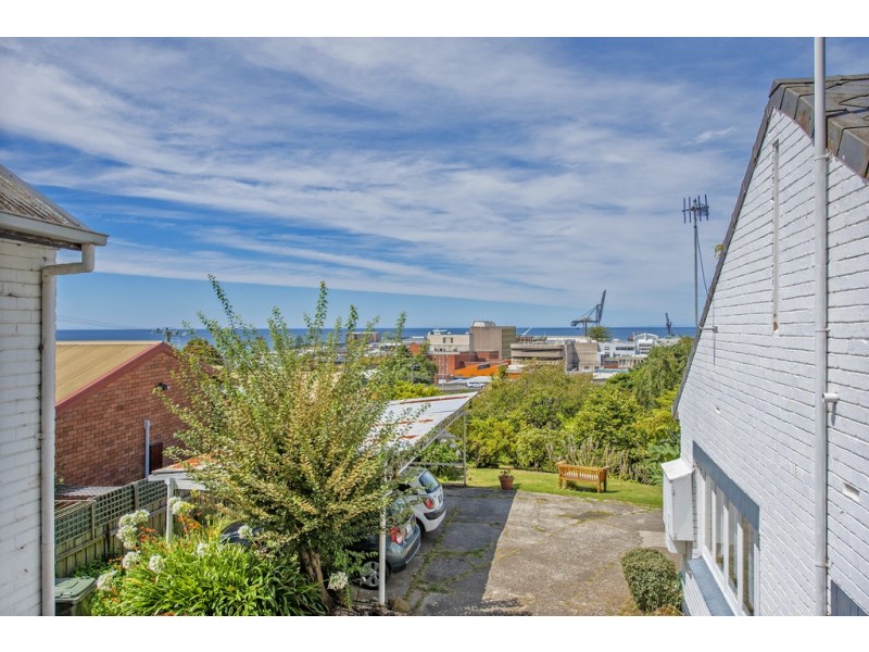 2/4 Hodgman Street, Burnie TAS 7320