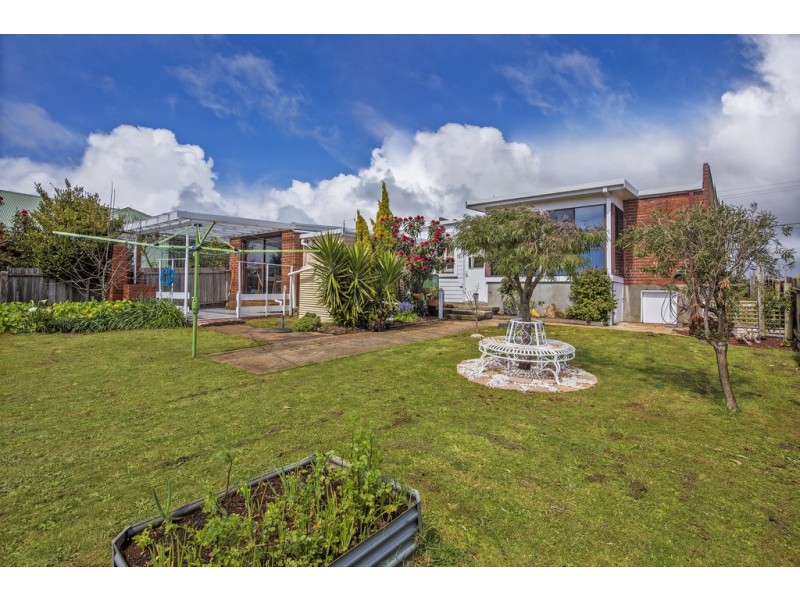 2 Linton Street, Upper Burnie TAS 7320