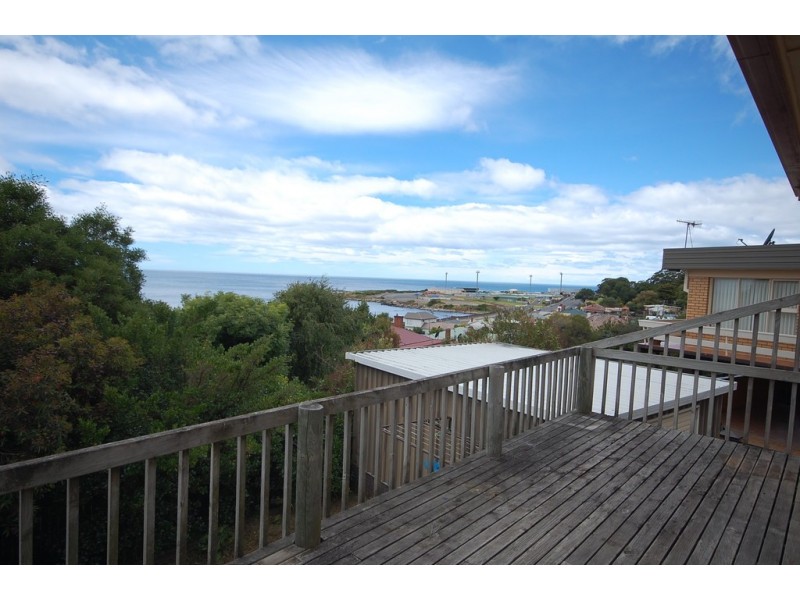 6 Bay Street, Parklands TAS 7320