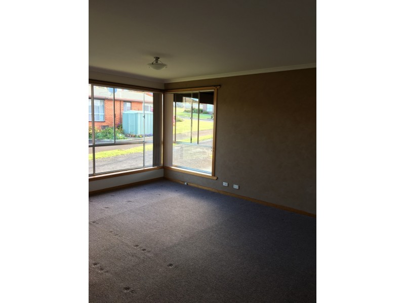 2/ 9 Turnbull Avenue, Upper Burnie TAS 7320