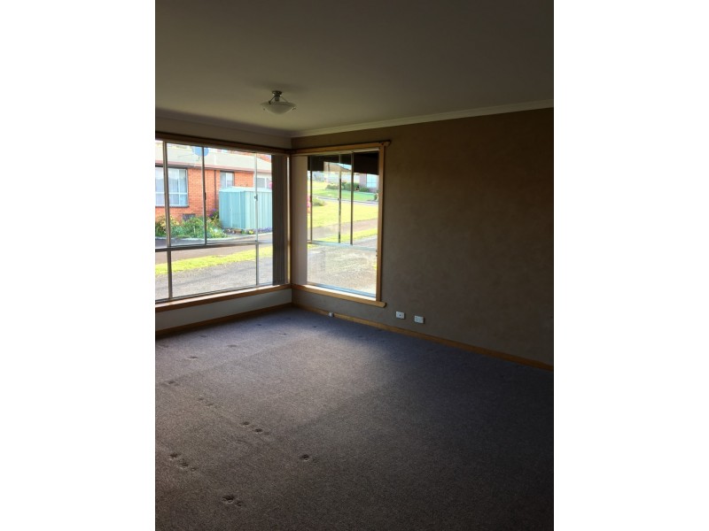 2/ 9 Turnbull Avenue, Upper Burnie TAS 7320