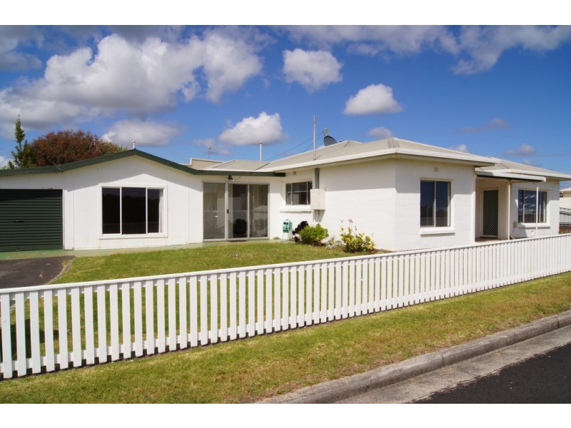 2 Falmouth Street, Somerset TAS 7322