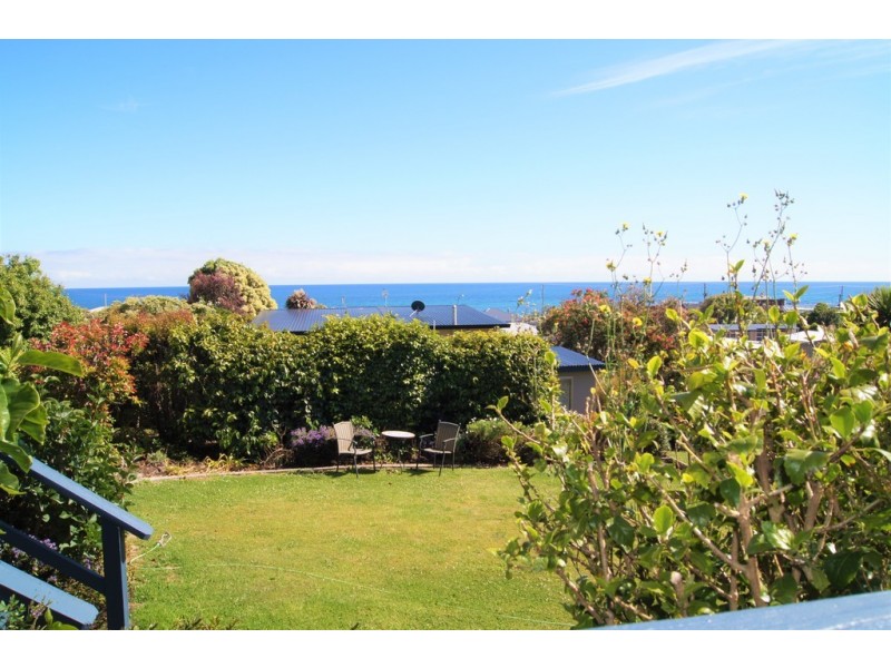 1 Claude Place, Ocean Vista TAS 7320