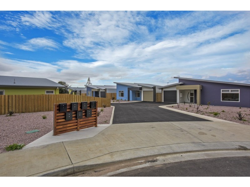 2/34 Overall Street, Sulphur Creek TAS 7316